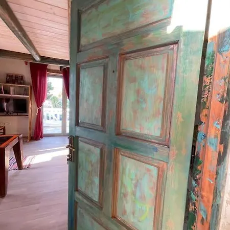 Galerie Komos Apartment Pitsidia